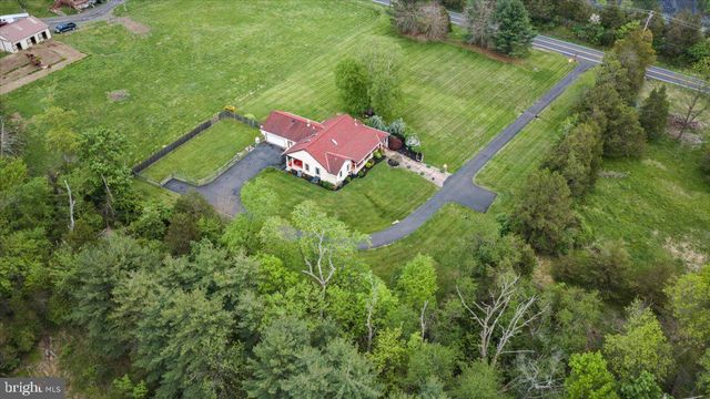 1121 SWAMP RD, Furlong, PA 18925