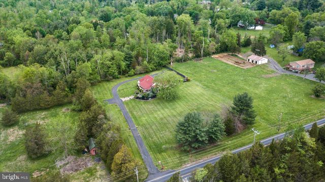 1121 SWAMP RD, Furlong, PA 18925