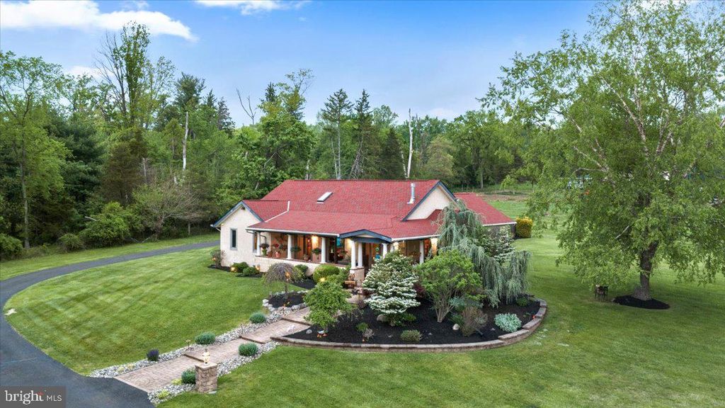 1121 SWAMP RD, Furlong, PA 18925