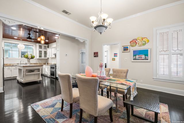 126 daniel, San Antonio, TX 78204