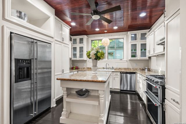 126 daniel, San Antonio, TX 78204