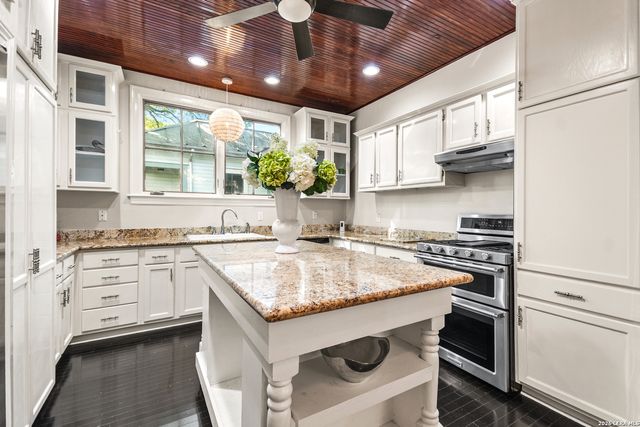 126 daniel, San Antonio, TX 78204