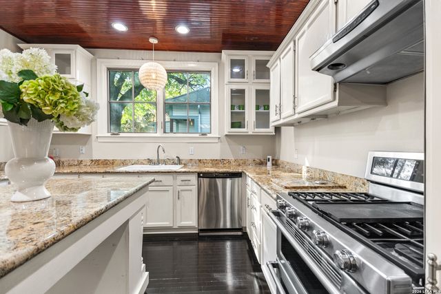 126 daniel, San Antonio, TX 78204