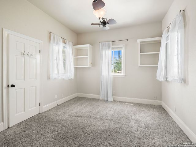 126 daniel, San Antonio, TX 78204