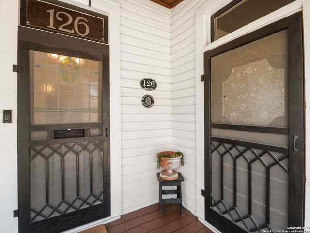 126 daniel, San Antonio, TX 78204