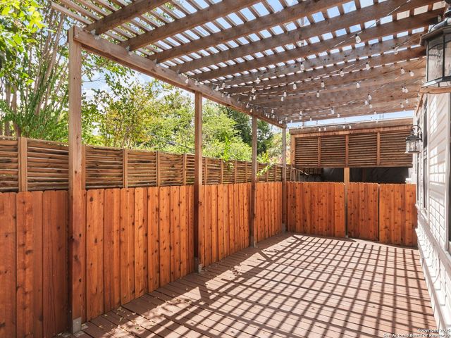 126 daniel, San Antonio, TX 78204