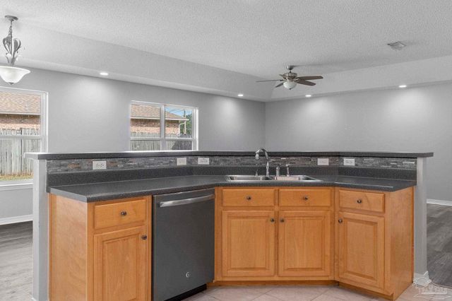 543 Ard Dr, Pensacola, FL 32526