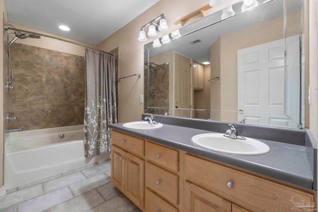 543 Ard Dr, Pensacola, FL 32526