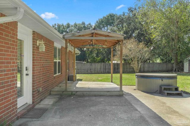 543 Ard Dr, Pensacola, FL 32526