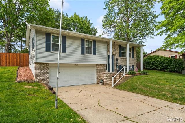 197 Huntleigh Drive, Belleville, IL 62220