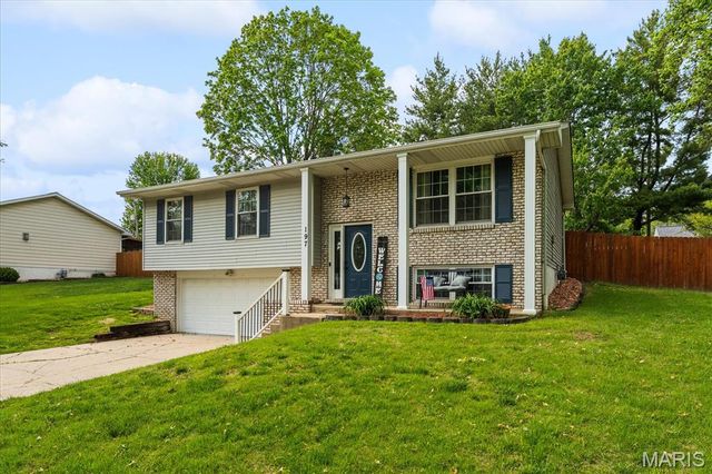 197 Huntleigh Drive, Belleville, IL 62220