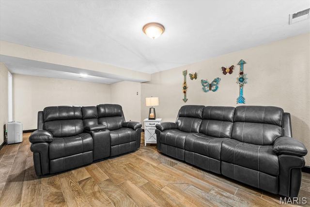 197 Huntleigh Drive, Belleville, IL 62220