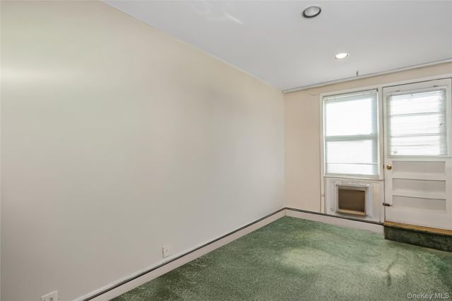 570 Broadway B23, Lynbrook, NY 11563