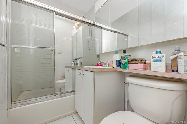 570 Broadway B23, Lynbrook, NY 11563