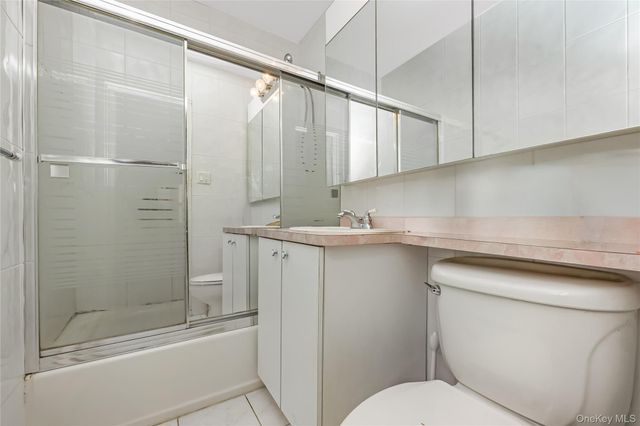 570 Broadway B23, Lynbrook, NY 11563