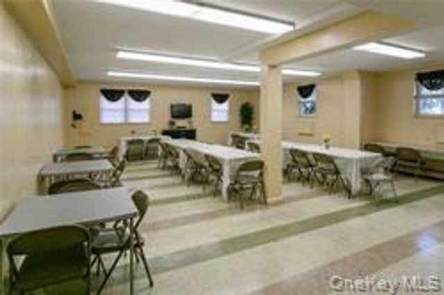 570 Broadway B23, Lynbrook, NY 11563