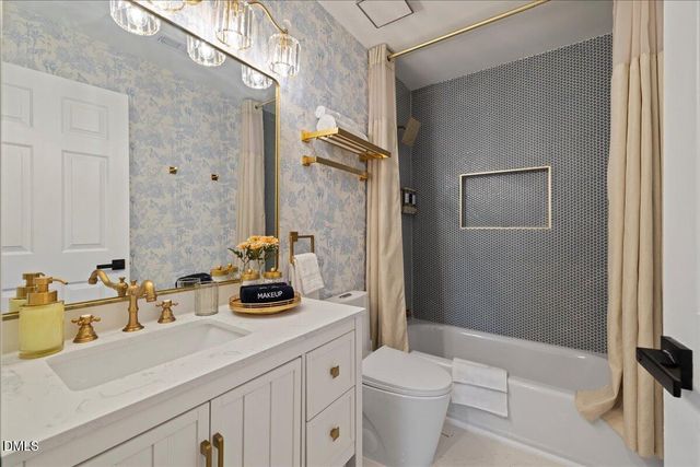 300 Pate Street, Apex, NC 27502