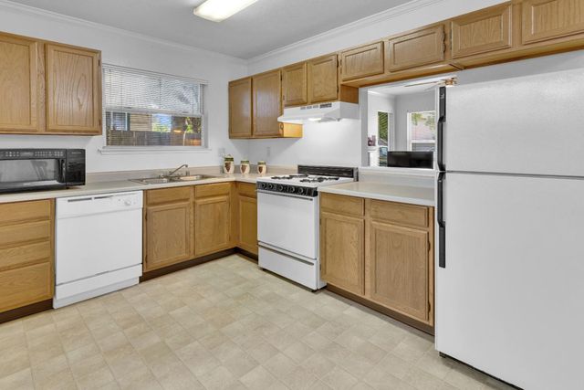 310 Mustang Court D, King City, CA 93930