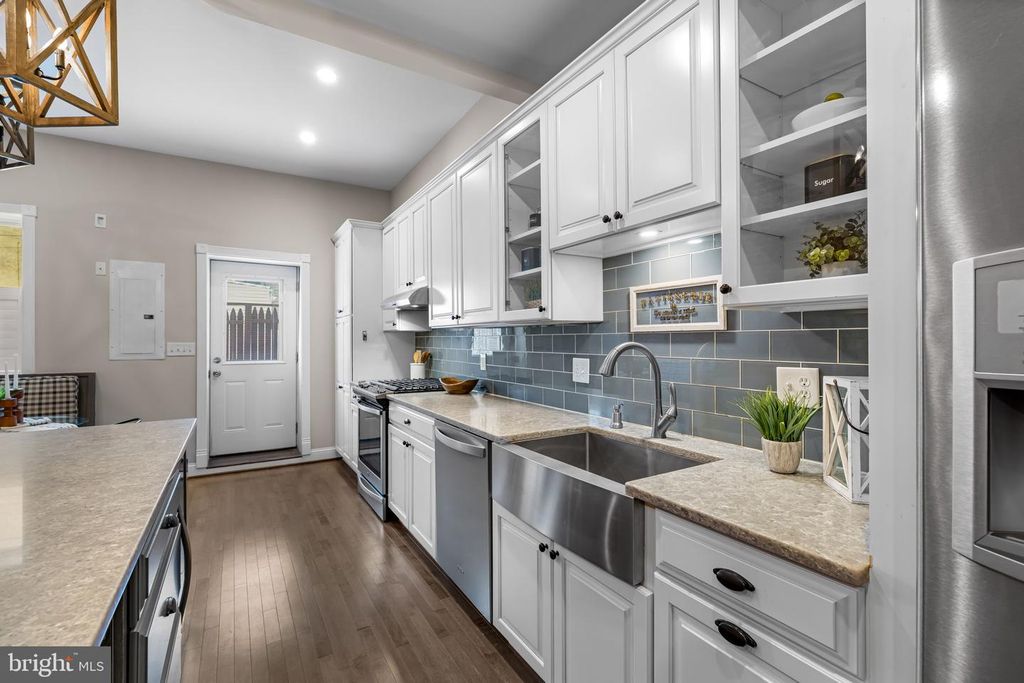 Image 11 of property listing at 1607 LIGHT ST, Baltimore, MD 21230