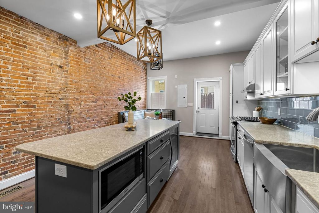 Image 12 of property listing at 1607 LIGHT ST, Baltimore, MD 21230