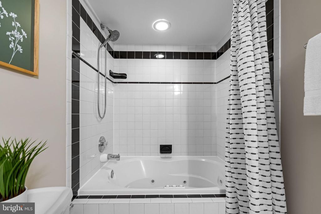 Image 22 of property listing at 1607 LIGHT ST, Baltimore, MD 21230