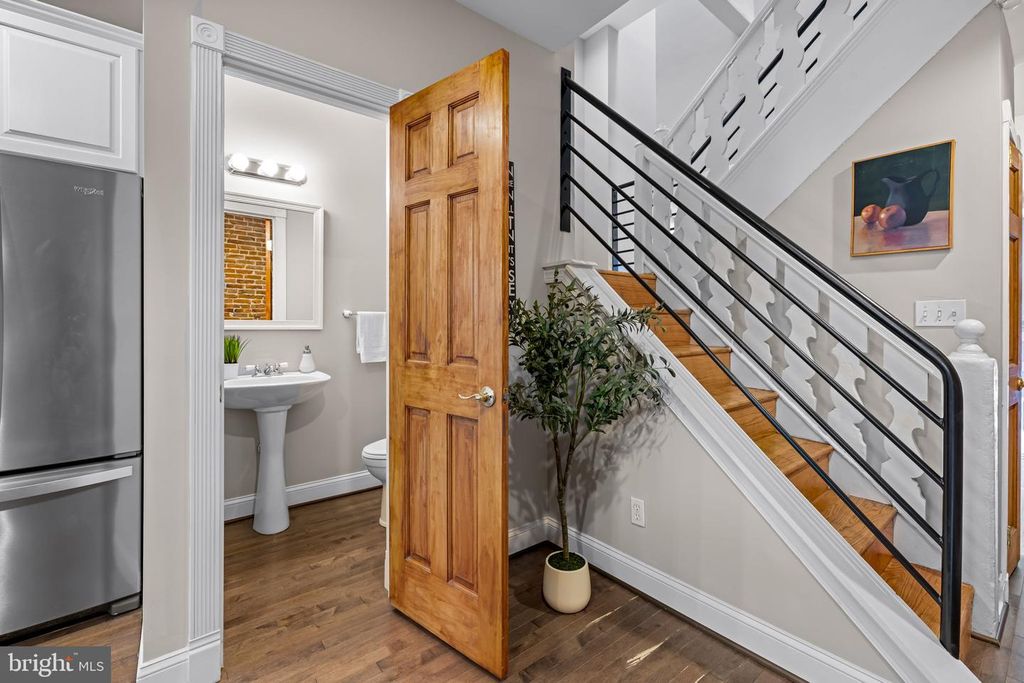 Image 8 of property listing at 1607 LIGHT ST, Baltimore, MD 21230