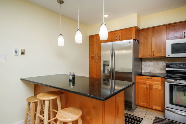 1S215 Stratford Lane, Villa Park, IL 60181