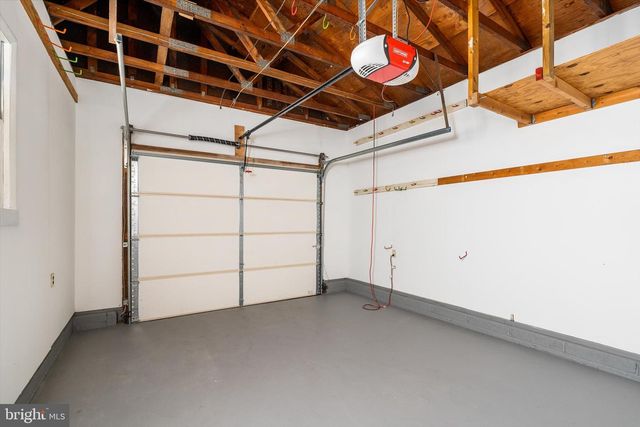 5 CHARRED OAK LA, East Windsor, NJ 08520