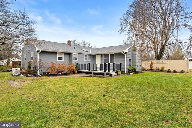 5 CHARRED OAK LA, East Windsor, NJ 08520