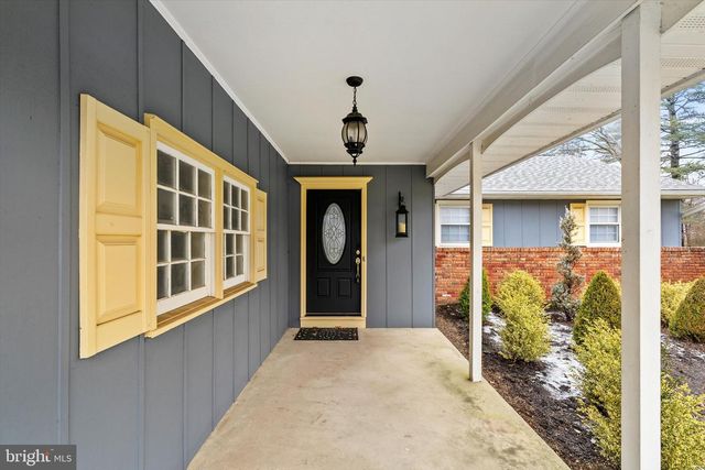 5 CHARRED OAK LA, East Windsor, NJ 08520