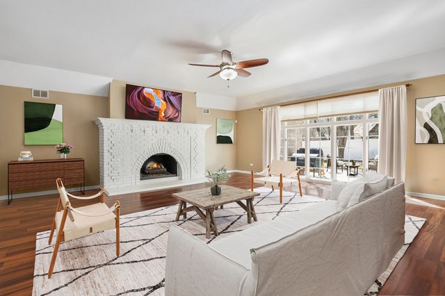 2200 E Gaisor Court, Crete, IL 60417