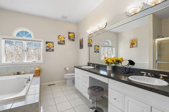 2200 E Gaisor Court, Crete, IL 60417