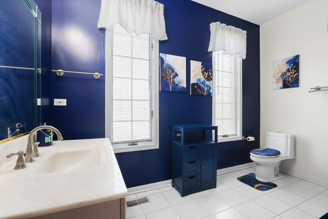 2200 E Gaisor Court, Crete, IL 60417