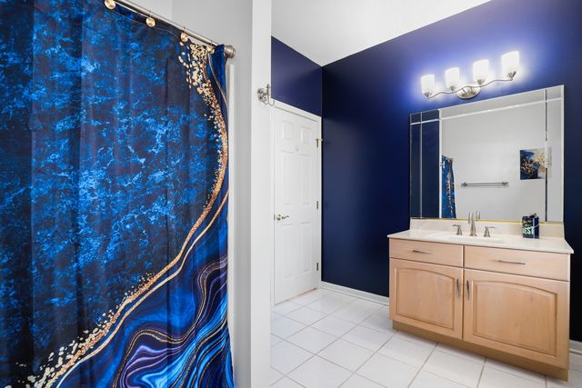 2200 E Gaisor Court, Crete, IL 60417