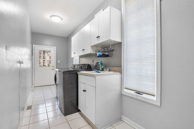 2200 E Gaisor Court, Crete, IL 60417