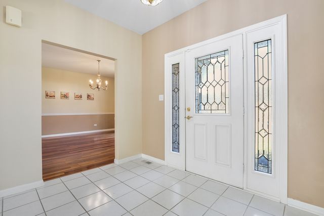 2200 E Gaisor Court, Crete, IL 60417