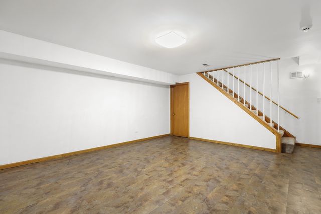 2200 E Gaisor Court, Crete, IL 60417