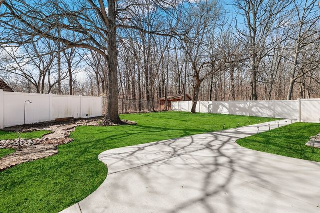 2200 E Gaisor Court, Crete, IL 60417