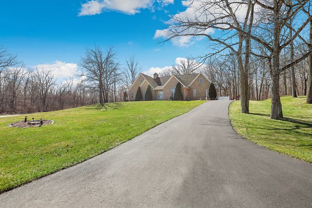 2200 E Gaisor Court, Crete, IL 60417