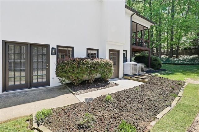 9170 Nesbit Lakes Drive, Alpharetta, GA 30022