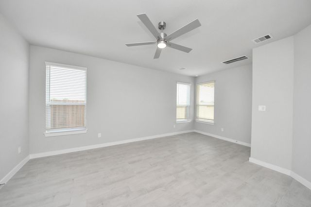 2107 Della Lakes Court, Fresno, TX 77545