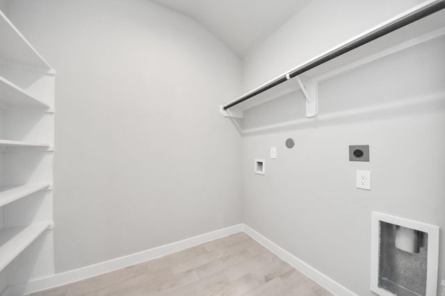 2107 Della Lakes Court, Fresno, TX 77545