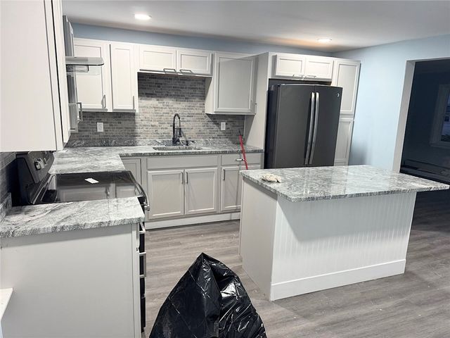 30 Harris Street, Coventry, RI 02816