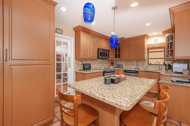 8445 SW 80th Pl, Miami, FL 33143