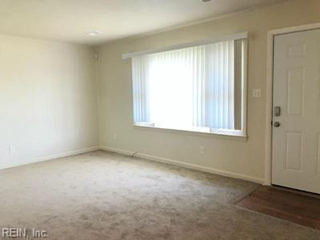 9403 Warwick AVE, Norfolk, VA 23503