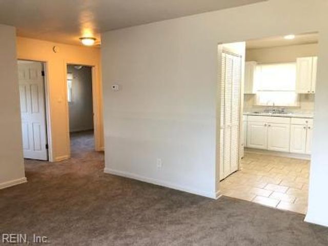 9403 Warwick AVE, Norfolk, VA 23503