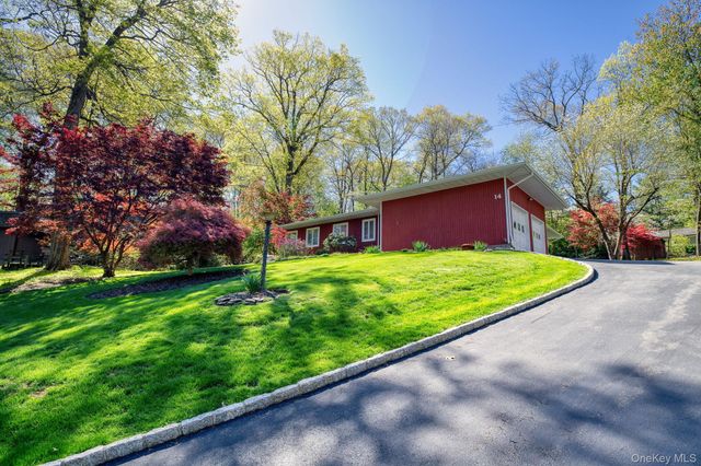 14 Sunderland Place, Suffern, NY 10901