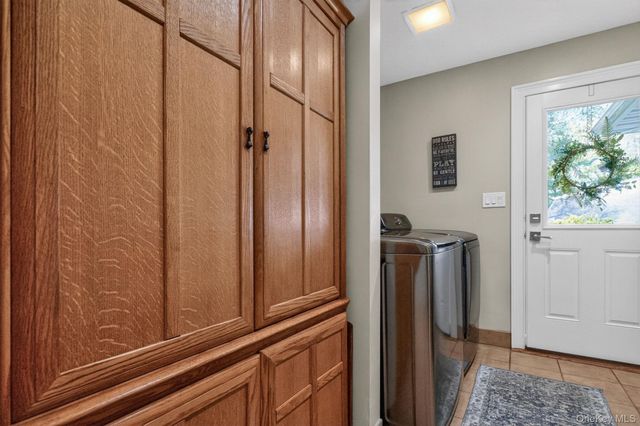 14 Sunderland Place, Suffern, NY 10901