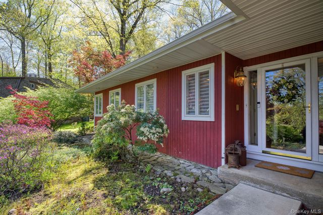 14 Sunderland Place, Suffern, NY 10901