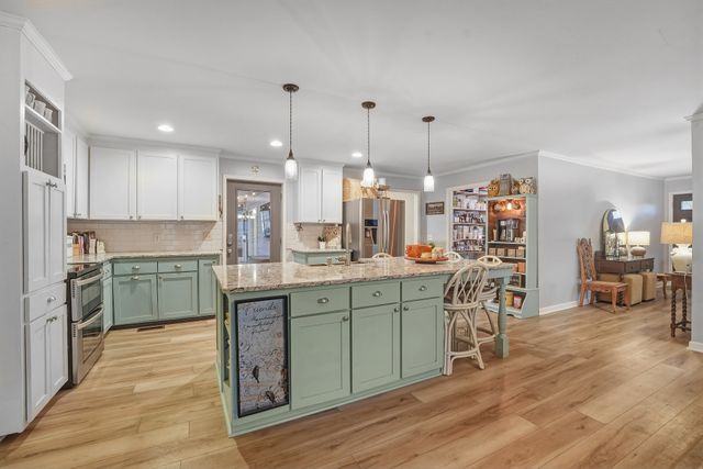 811 Hogans Branch Rd, Hendersonville, TN 37075